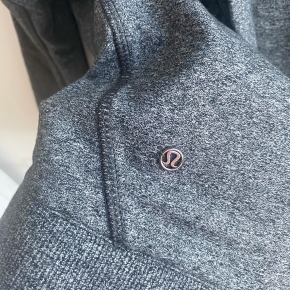 Lululemon long sleeve gray used condition sz unk - Picture 3 of 3